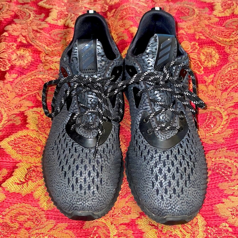 Women’s Adidas AlphaBounce Sneakers size 7